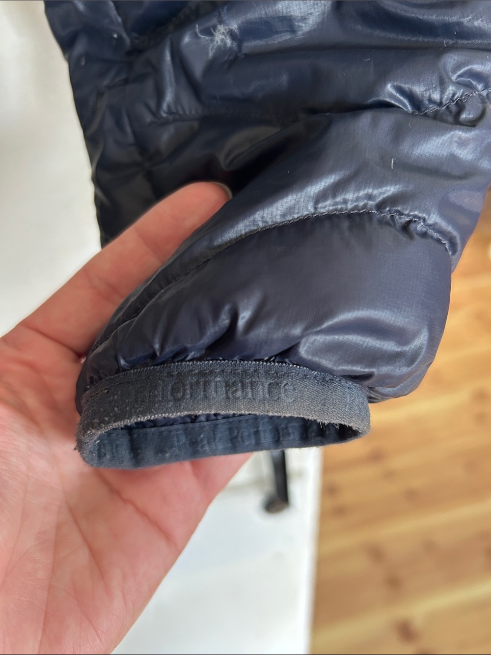 Peak Performance Lightweight Jacket - Picture 7 of 8